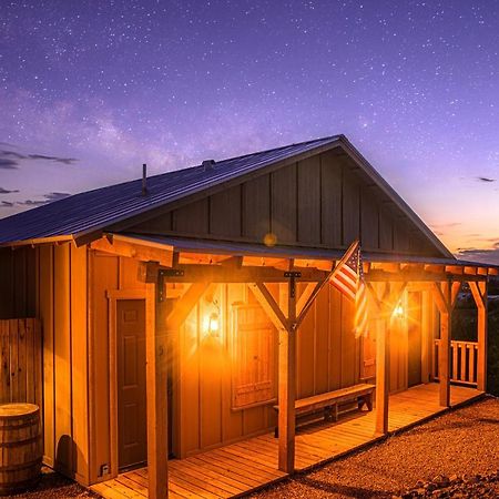 -Pet Friendly- Miners Cabin #6 - King Bed With Private Balcony Tombstone Buitenkant foto