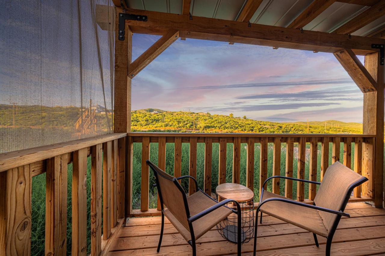 -Pet Friendly- Miners Cabin #6 - King Bed With Private Balcony Tombstone Buitenkant foto