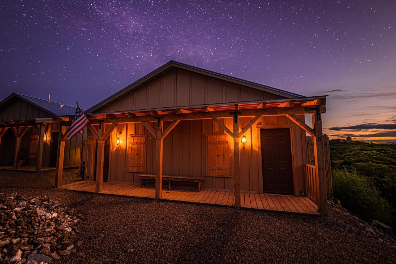 -Pet Friendly- Miners Cabin #6 - King Bed With Private Balcony Tombstone Buitenkant foto