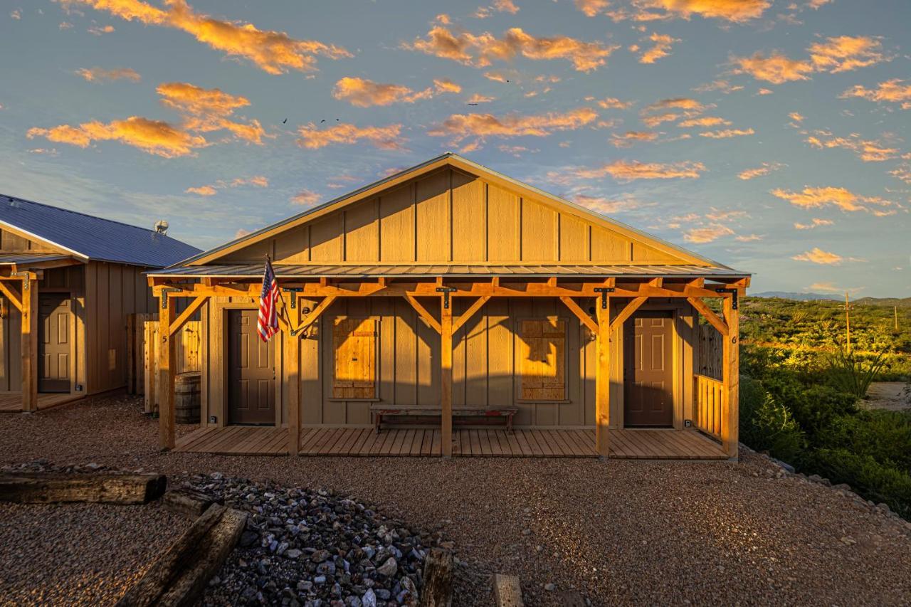 -Pet Friendly- Miners Cabin #6 - King Bed With Private Balcony Tombstone Buitenkant foto