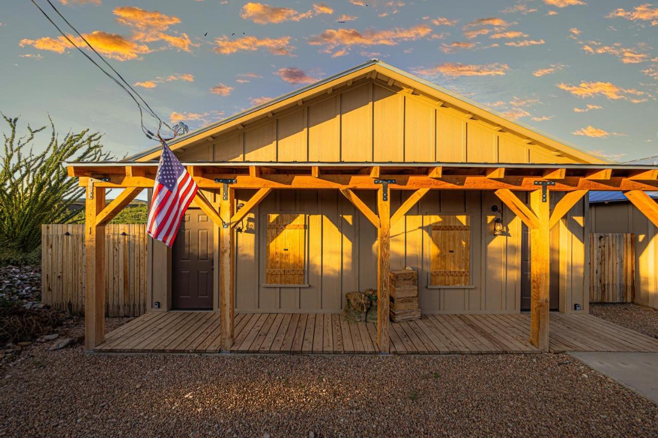 -Pet Friendly- Miners Cabin #6 - King Bed With Private Balcony Tombstone Buitenkant foto